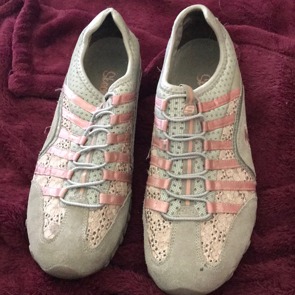Sketchers slip on sneakers